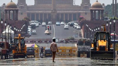 Delhi NCR Rain: दिल्ली में मौसम का यू-टर्न, अगले कुछ घंटे में आंधी-बारिश का अलर्ट, IMD ने जारी की चेतावनी