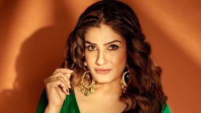 Raveena Tandon के घर पर चोरी, लाखों के गहने-घड़ियां लेकर फरार हुई थी महिला, पुलिस ने किया अरेस्ट, क्या है मामल