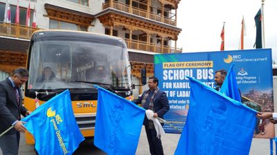 लद्दाख के कारगिल में शिक्षा की नई उम्मीद: RECPDCL ने दी 1.25 करोड़ की बड़ी सौगात