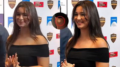 सारा तेंदुलकर के हाथ पर पहने गैजेट का क्या नाम? वायरल डिवाइस को पहनने का कारण और कीमत