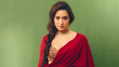 'स्त्री 2' के बाद Shraddha Kapoor का बड़ा दांव, बायोपिक 'Eetha' की रिलीज डेट फाइनल, अब ऐसे मचेगा धमाल