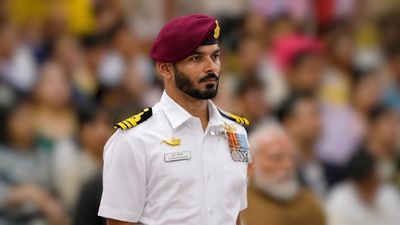 पूरी रात जंगल में डटे रहे, किया खूंखार आतंकियों को ढेर! 'दाढ़ीवाले भूत' सूरज पराशर के मिशन की इनसाइड स्टोरी