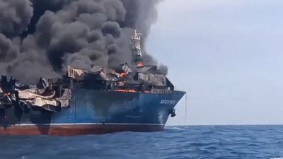 US Iran War: सीजफायर टूटने की कगार पर! बहरीन में अमेरिकी के ठिकानों पर ईरान का हमला, फिर होगा युद्ध?