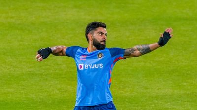 Virat Kohli Fitness: इंग्लैंड वनडे से पहले विराट कोहली पर आया सबसे बड़ा अपडेट! क्या खेल पाएंगे सीरीज?