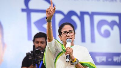 Mamata Banerjee Protest: कोलकाता में आज ममता का महाधरना, दीदी बोलीं- डरने वाली नहीं, रोका तो दिल्ली आऊंगी