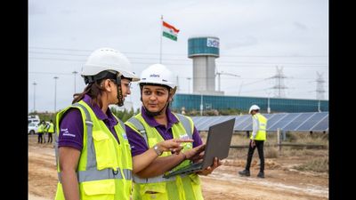 20 GW का ऐतिहासिक आंकड़ा पार: अदाणी ग्रीन एनर्जी ने रचा इतिहास, भारत की ऊर्जा तस्वीर बदली!