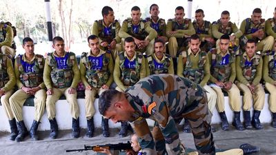 बदल सकती है अग्निवीर योजना! 4 साल के बाद क्या सबको निकाल दिया जाएगा? जानिए तीनों सेनाओं की नई मांग