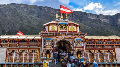 बदरीनाथ मंदिर में दान का बड़ा घोटाला? सरकार ने बिठाई जांच, कर्मचारी पर गिरी गाज