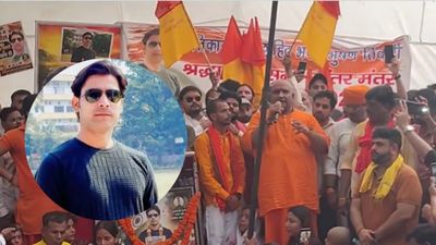 Bharat Tiwari को न्याय दिलाने के लिए जंतर-मंतर पर जुटे हजारों लोग, SC के वकील की अगुवाई में बनी कमेटी