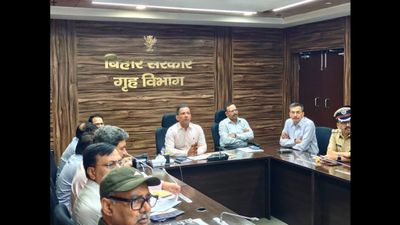 Bihar News: गृह सचिव कुंदन कुमार ने लंबित मामलों की समीक्षा की, समयबद्ध निष्पादन के दिए निर्देश