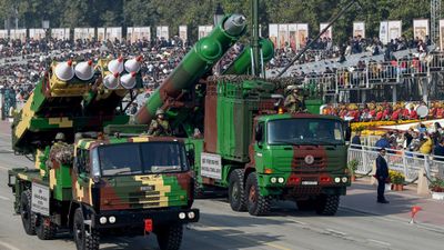 BrahMos Missile Cost: एक ब्रह्मोस दागने का कितना आता है खर्च? कहां-कहां से चल सकती है ये मिसाइल?