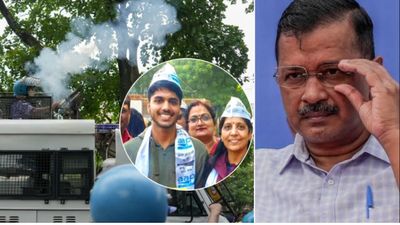 CJP Protest: 'मेरे बच्चों पर टीयर गैस के गोले दागे गए', Arvind Kejriwal का दावा, कौन हैं हर्षिता-पुलकित?