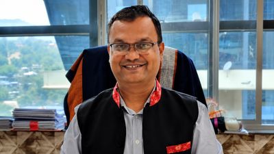 MHA में बड़ी जिम्मेदारी और CBSE की कमान, कौन हैं एक साथ दो बड़े पद संभालने वाले IAS लोखंडे प्रशांत सीताराम?