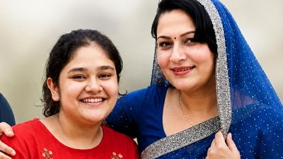 कौन सी है ये सरकारी नौकरी, कितनी मिलती है सैलरी? जिसे हासिल करने के लिए आरुषी ने सगी विधवा मां की करवाई हत्या