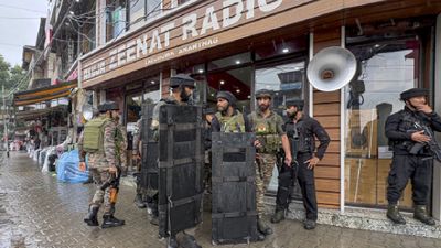 Kokernag-Anantnag Terror Attack: जम्मू-कश्मीर के अनंतनाग में आतंकी हमला, एक जवान शहीद, सर्च ऑपरेशन जारी 