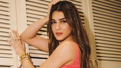 35 की उम्र में Kriti Sanon ने खोला बड़ा राज, बोलीं- सालों पहले एग्स फ्रीज करा लिए, शादी पर दिया ऐसा बयान