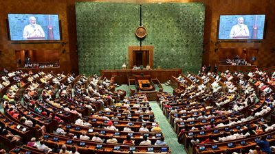 Monsoon Session 2026: मानसून सत्र से पहले 19 जुलाई को सरकार ने बुलाई सर्वदलीय बैठक, किन मुद्दों पर होगी चर्चा?