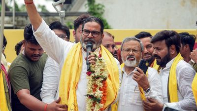 प्रशांत किशोर की अथाह संपत्ति का खुलासा, पत्नी के पास ही 100 करोड़ की दौलत, आपकी सोच से ज्यादा रईस निकले PK