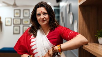 Priyanka Chaturvedi जिंदल यूनिवर्सिटी में बनीं टीचर, क्‍या राजनीति से ले लिया है संन्‍यास?  