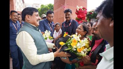 MP News: 10 साल बाद शुरू हुई पदोन्नति प्रक्रिया, मुख्यमंत्री डॉ. मोहन यादव को कर्मचारियों ने दिया धन्यवाद