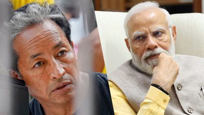 'देश में सब बिकाऊ', भूख हड़ताल के 16वें दिन छलका Sonam Wangchuk का दर्द, PM मोदी से बोले- संवेदनशीलता दिखाइए