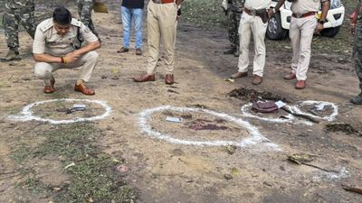 Firozabad Encounter: मुठभेड़ में यूपी पुलिस ने दो बदमाशों को किया ढेर, दो पुलिसकर्मी घायल 