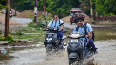 Weather Forecast Today: दिल्ली से लेकर बंगाल तक मौसम रहेगा खराब, 12 राज्यों में Rain Alert, IMD ने क्या कहा? 