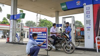 डीजल और ATF पर बढ़ी एक्सपोर्ट ड्यूटी, आज से लागू हुई नई कीमतें, आपकी जेब पर कितना होगा असर?