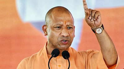 UP में ग्राम प्रधान ही बने प्रशासक, कार्यकाल खत्म पर कुर्सी नहीं छूटी! हाईकोर्ट ने पूछा- क्या यही संविधान है?
