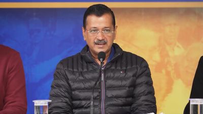 Arvind Kejriwal: 10 साल में कितने अमीर हुए अरविंद केजरीवाल? बैंक बैलेंस देख उड़ जाएंगे आपके होश