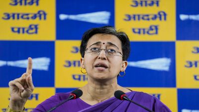 Delhi Cabinet News: दिल्ली की नई सरकार पर आतिशी ने लगाए गंभीर आरोप, जानिए AAP नेता ने क्या कहा?
