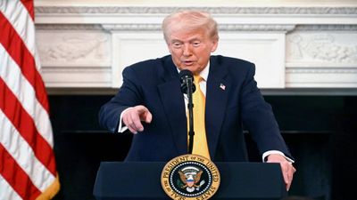 Donald Trump: अमेरिकी सेना के टॉप कमांडर बर्खास्त, ट्रंप प्रशासन के फैसले से मची खलबली,कई और भी रडार पर