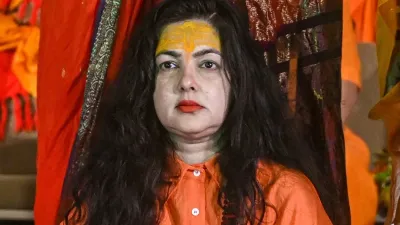 ममता कुलकर्णी ने महामंडलेश्वर पद से दिया इस्तीफा, बोलीं- 'साध्वी थी वही रहूंगी'