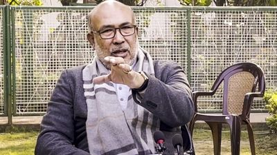 Manipur CM resigns: मणिपुर के मुख्यमंत्री एन बीरेन सिंह ने अब क्यों दिया इस्तीफा, क्या है इसके पीछे की वजह?