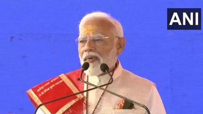 बागेश्वर धाम में कैंसर हॉस्पिटल की पीएम मोदी ने रखी आधारशिला, कहा- यहां मिलेगा भजन, भोजन और निरोगी जीवन