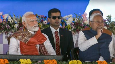 'मोदी-नीतीश आपका हक नहीं खाने देंगे', भागलपुर में बरसे PM Modi, पशु चारे पर लालू यादव को घेरा