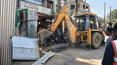 Indore News: ट्रैफिक रोकने वाले अतिक्रमण ध्वस्त, टारगेट पर हैं ये दुकान और मकान 