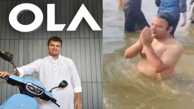 Mahakumbh 2025: OLA CEO भाविश अग्रवाल संगम में डुबकी लगाकर हुए ट्रोल, आखिर ऐसा क्या किया? जो मच गया बवाल