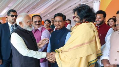 Video: PM मोदी ने पवन कल्याण के लुक पर ऐसा क्या बोला? जो स्टेज पर खड़े सब लोग हंसने लगे, डिप्टी CM ने अब बताया