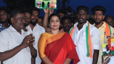 Ranjana Nachiyaar Resign: एक्ट्रेस रंजना नाचियार ने छोड़ी BJP, पढ़ें इस्तीफे में क्या-क्या लिखा?