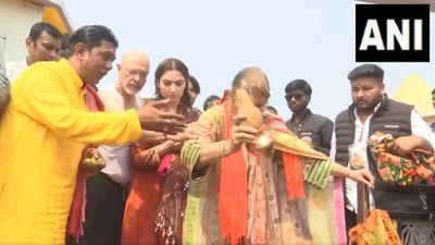 Tamannaah Bhatia ने महाकुंभ में किया स्नान और पूजा, 'ओडेला 2' का खौफनाक टीजर भी लॉन्च