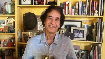 Grammy Awards 2025: मौत के बाद भी सम्मान के लिए तरसे जाकिर हुसैन, ग्रैमी अवॉर्ड्स में सिंगर को लेकर हुई गलती