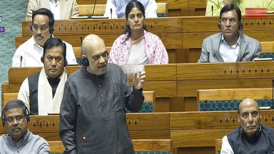 मोदी सरकार लेकर आई नया बिल, अब अवैध घुसपैठियों की खैर नहीं? 7 साल की कैद-10 लाख जुर्माना