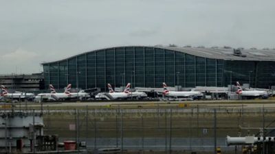 Heathrow Airport 24 घंटे के लिए बंद,16 हजार घरों की बिजली गुल, सभी विमानें रद्द