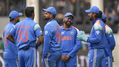 IND vs AUS Semi Final: आखिर क्यों काली पट्टी बांधकर मैदान पर उतरी भारतीय टीम? सामने आई बड़ी वजह