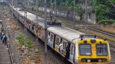 Mumbai Local Train: लोकल और मेल-एक्सप्रेस ट्रेनों का बदला शेड्यूल, कल्याण-बदलापुर रूट पर रहेगा स्‍पेशल ब्लॉक