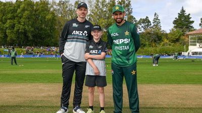 NZ vs PAK: न्यूजीलैंड-पाकिस्तान टी20 में कितने ओवर काटे गए? किस वजह से लिया यह फैसला