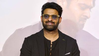 Prabhas Net Worth: प्रभास के पास है इतने करोड़ की संपत्ति, 45 साल के 'बाहुबली' ऐसे करते हैं कमाई
