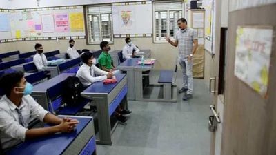Three language Formula: क्या है त्रिभाषा फॉर्मूला, केंद्र और तमिलनाडु के बीच क्यों मचा है बवाल? 