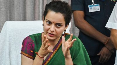 कंगना रनौत का आराेप- कांग्रेस की नरमी के कारण वक्फ बोर्ड नियमों का उल्लंघन कर रहे हैं